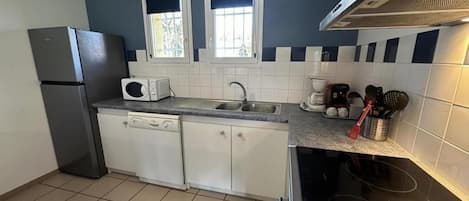 Microwave, dishwasher