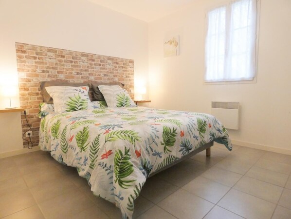 3 bedrooms, travel crib, WiFi