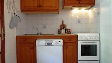 Micro-ondes, lave-vaisselle, congélateur