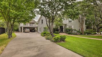 Apartment (0 Bedroom) | Interior