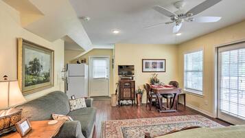 Apartment (0 Bedroom) | Interior