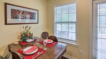 Apartment (0 Bedroom) | Interior