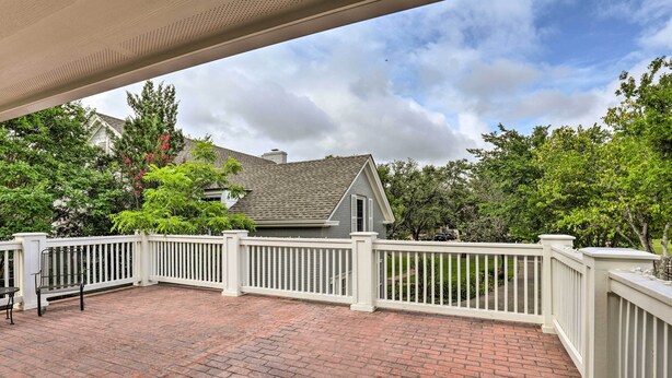 Unclassified image, 1 of 26, button - Studio in College Station w/ Expansive Deck! (College Station)