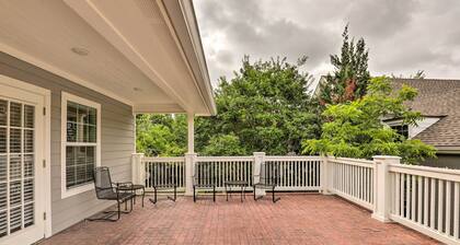 Studio in College Station w/ Expansive Deck!