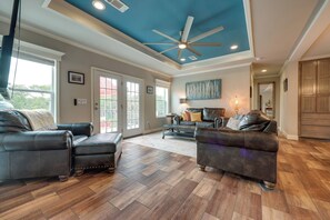 House (3 Bedrooms) | Interior - Canyon Lake Home w/ Spacious Deck & Backyard! (Canyon Lake)