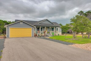House (3 Bedrooms) | Interior - Canyon Lake Home w/ Spacious Deck & Backyard! (Canyon Lake)