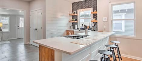 House (2 Bedrooms) | Interior