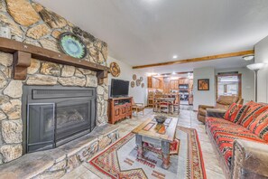 TV, fireplace - Ruidoso Condo w/ Hot Tub: Long Walk to Midtown! (Ruidoso)