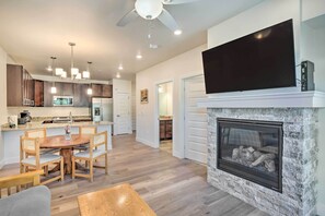 Interior - 7 Mi to Arapahoe Basin Ski Area: Keystone Condo (Keystone)