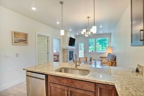 Interior - 7 Mi to Arapahoe Basin Ski Area: Keystone Condo (Keystone)