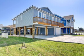 House (4 Bedrooms) | Interior - Private Dock & Patio: Waterfront Galveston Retreat (Galveston)
