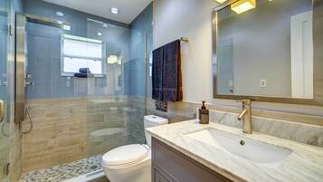 Maison (2 Bedrooms) | Salle de bain | Douche