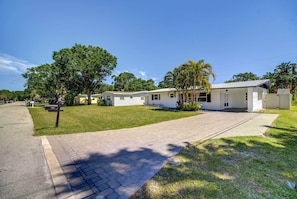 Exterior - Colorful Vero Beach Vacation Rental With Pool! (Vero Beach)