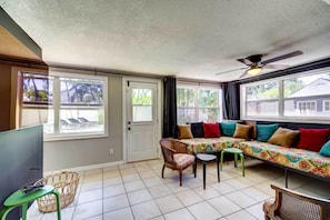 Living area - Colorful Vero Beach Vacation Rental With Pool! (Vero Beach)