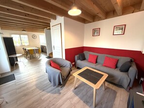 Unclassified image, 4 of 22, button