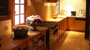 Fridge, microwave, dishwasher