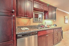 Interior - Colorful Galveston Retreat Steps From Beach & Pool (Galveston)