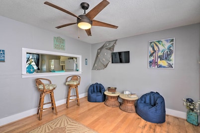 Walk to Beach: Breezy Galveston Apt w/ Deck!