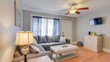 Apartment (2 Bedrooms) | Front of property