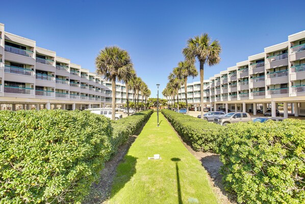 Interior - Balcony + Gulf Views: Beachfront Galveston Retreat (Galveston)