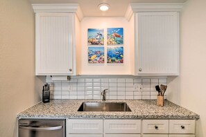 House (1 Bedroom) | Interior - Blue Dolphin' Cottage: Walk to Galveston Seawall! (Galveston)