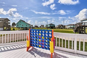 House (2 Bedrooms) | Interior - Lively Galveston Home w/ Deck & Beach Views! (Galveston)