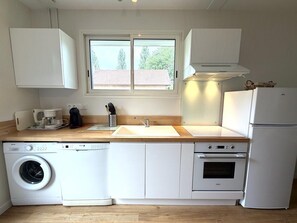 Refrigerador, microondas, horno y lavavajillas 