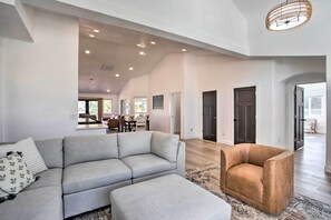 TV - Grand Junction Mountain Escape w/ Grill! (Grand Junction)