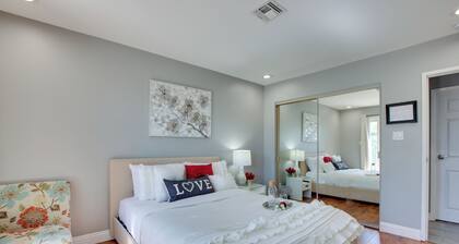 Las Vegas Retreat w/ Yard < 5 Mi to Strip!