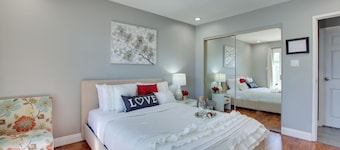 Las Vegas Retreat w/ Yard < 5 Mi to Strip!