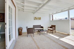 House (2 Bedrooms) | Interior - Las Vegas Retreat w/ Yard < 5 Mi to Strip! (Las Vegas)