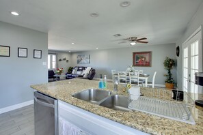 المنشأة من الداخل