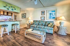 Apartment (1 Bedroom) | Interior - Beachfront Lahaina Condo: Pool + Grill Access (Napili-Honokowai)