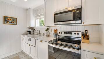 House (1 Bedroom) | Interior