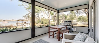 Lakefront Retreat w/ Kayaks & Fire Pit in Clermont