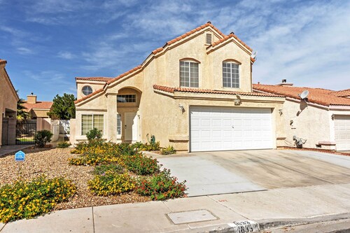 Spacious Las Vegas Home - Near Golfing & Hiking!