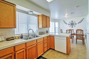 House (4 Bedrooms) | Interior - Spacious Las Vegas Home - Near Golfing & Hiking! (Las Vegas)