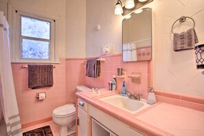 House (2 Bedrooms) | Bathroom