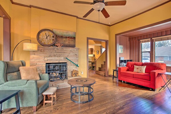 House (2 Bedrooms) | Living area