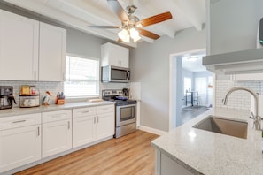 Interior - Bright Pinellas Park Getaway w/ Private Pool! (Pinellas Park)