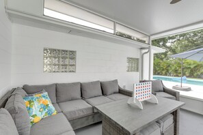 Interior - Bright Pinellas Park Getaway w/ Private Pool! (Pinellas Park)