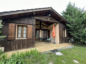 Outdoor dining - Le Pin Franc - Azur - Gîte (AZUR)