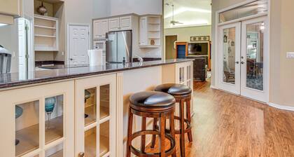 Great for Golfers & Equestrians! Refined Ocala Gem