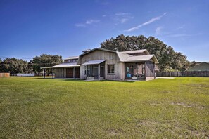 Exterior - Cozy Valrico Home w/ Grill ~ 14 Mi to Tampa! (Valrico)