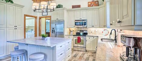 House (2 Bedrooms) | Private kitchen