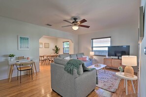 Interior - < 9 Mi to Downtown Miami - Modern Getaway (Miami Springs)