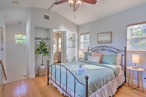 House (2 Bedrooms) | Interior - < 9 Mi to Downtown Miami - Modern Getaway (Miami Springs)