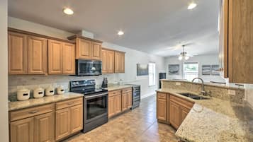 Ev (4 Bedrooms) | İç mekân