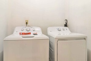 Interior - Welcoming Jacksonville Home < 9 Mi to Beach! (Jacksonville)