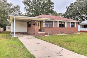Exterior - Welcoming Jacksonville Home < 9 Mi to Beach! (Jacksonville)